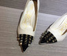 Женские кожаные туфли Valentino 2022-2023 белые с черным носом