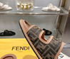 Женские текстильные шлепанцы Fendi 2022-2023 коричневые