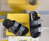 Женские кожаные шлепанцы Fendi 2022-2023 черные