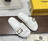 Женские текстильные шлепанцы Fendi 2022-2023 белые