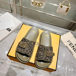 Женские текстильные шлепанцы Fendi 2022-2023 зеленые с орнаментом