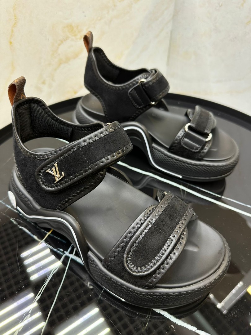 Женские кожаные сандалии Louis Vuitton 2022-2023 черные с замшей
