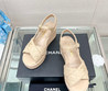 Женские кожаные босоножки Chanel 2022-2023 бежевые