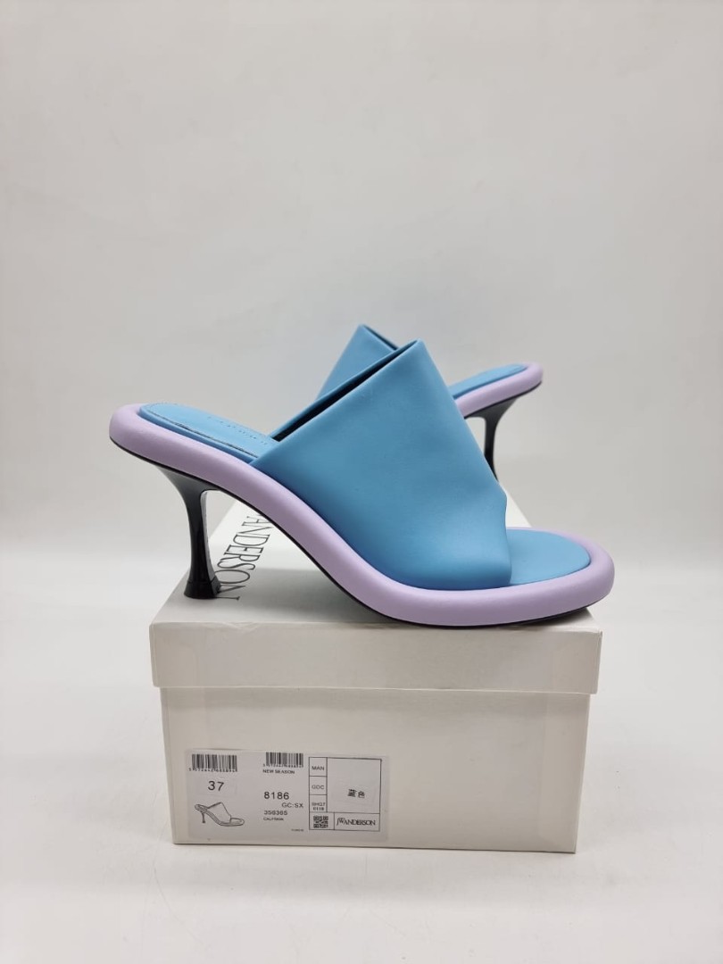Женские кожаные туфли JW Anderson 2023-2024 голубые