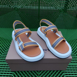 Женские текстильные сандалии Burberry 2023-2024 коричневые