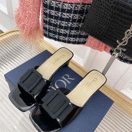 Женские кожаные туфли Christian Dior 2023-2024 черные