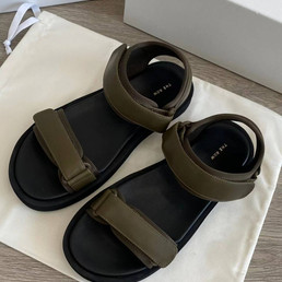 Женские кожаные сандалии The Row Hook and Loop 2023-2024 серые