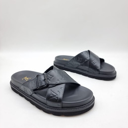 Мужские кожаные шлепанцы Louis Vuitton 2023-2024 черные крест-накрест