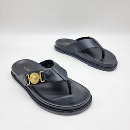Мужские кожаные шлепанцы Versace 2023-2024 черные вьетнамки