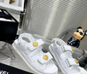 Женские кожаные сандалии Chanel 2023-2024 белые