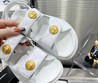 Женские кожаные сандалии Chanel 2023-2024 белые