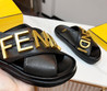 Женские кожаные шлепанцы Fendi 2023-2024 черные