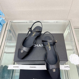 Женские кожаные туфли Chanel 2023-2024 черные с текстильным носом