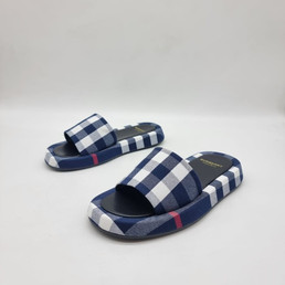 Женские текстильные шлепанцы Burberry 2023-2024 синие в клетку