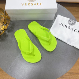 Женские резиновые шлепанцы Versace 2023-2024 зеленые