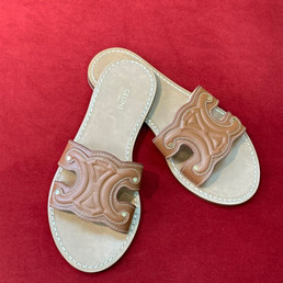 Женские кожаные шлепанцы Celine 2023-2024 коричневые