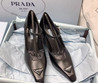 Женские кожаные туфли Prada 2023-2024 черные
