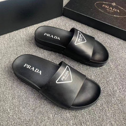 Мужские резиновые шлепанцы Prada 2023-2024 черные