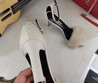Женские кожаные туфли Saint Laurent 2023-2024 белые с мехом