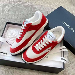 Женские замшевые кроссовки Chanel 2023-2024 красные