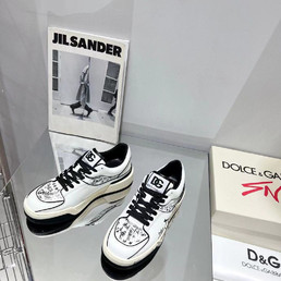 Женские кожаные кроссовки Dolce&Gabbana 2023-2024 белые с черным и надписями