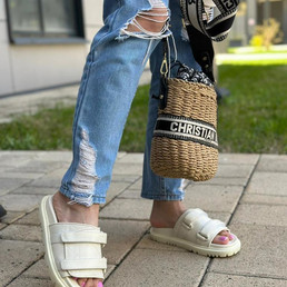 Женские кожаные шлепанцы Christian Dior 2023-2024 белые