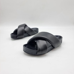 Женские кожаные шлепанцы Jil Sander 2023-2024 черные