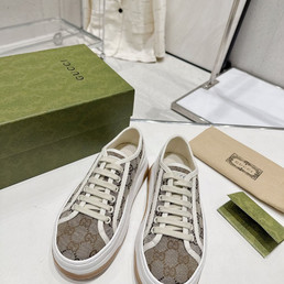 Женские текстильные кеды Gucci 2023-2024 бежевые