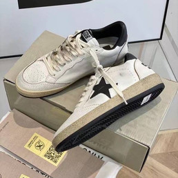 Женские комбинированные кроссовки Golden Goose 2023-2024 белые с черной звездой