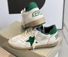 Женские комбинированные кроссовки Golden Goose 2023-2024 белые с зеленой звездой