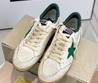 Женские комбинированные кроссовки Golden Goose 2023-2024 белые с зеленой звездой