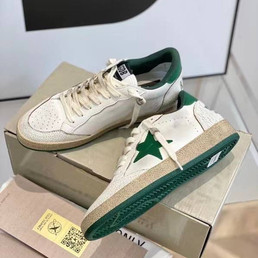 Женские комбинированные кроссовки Golden Goose 2023-2024 белые с зеленой звездой