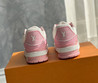 Женские кожаные кроссовки Louis Vuitton 2023-2024 розовые с белым