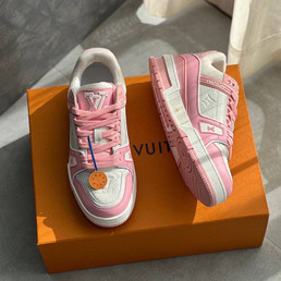 Женские кожаные кроссовки Louis Vuitton 2023-2024 розовые с белым