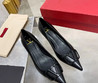 Женские кожаные туфли Valentino 2023-2024 черные