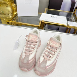 Женские текстильные кроссовки Maison Margiela 2023-2024 розовые
