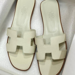 Женские кожаные шлепанцы Hermes 2023-2024  белые