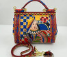 Женская кожаная сумка Dolce & Gabbana 2023-2024 24x20 красная с дамой