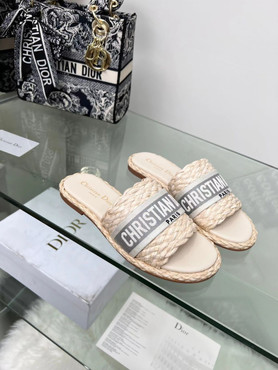 Женские плетеные шлепанцы Christian Dior Dway 2023-2024 пудра с серым логотипом