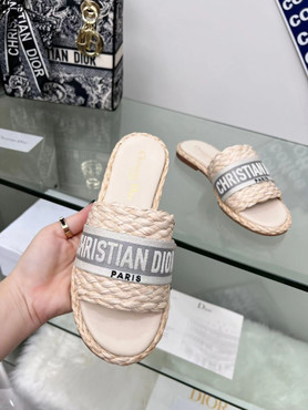 Женские плетеные шлепанцы Christian Dior Dway 2023-2024 пудра с серым логотипом