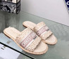 Женские плетеные шлепанцы Christian Dior Dway 2023-2024 пудра с розовым логотипом