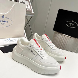Мужские кожаные кроссовки  Prada 2023-2024  белые с красной полосой и белыми текстильными вставками