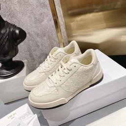 Женские кожаные кроссовки Christian Dior 2023-2024 кремовые