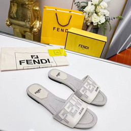 Женские комбинированные шлепанцы Fendi 2023-2024 белые