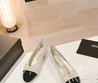 Женские кожаные балетки Chanel 2023-2024 белые с черным носом