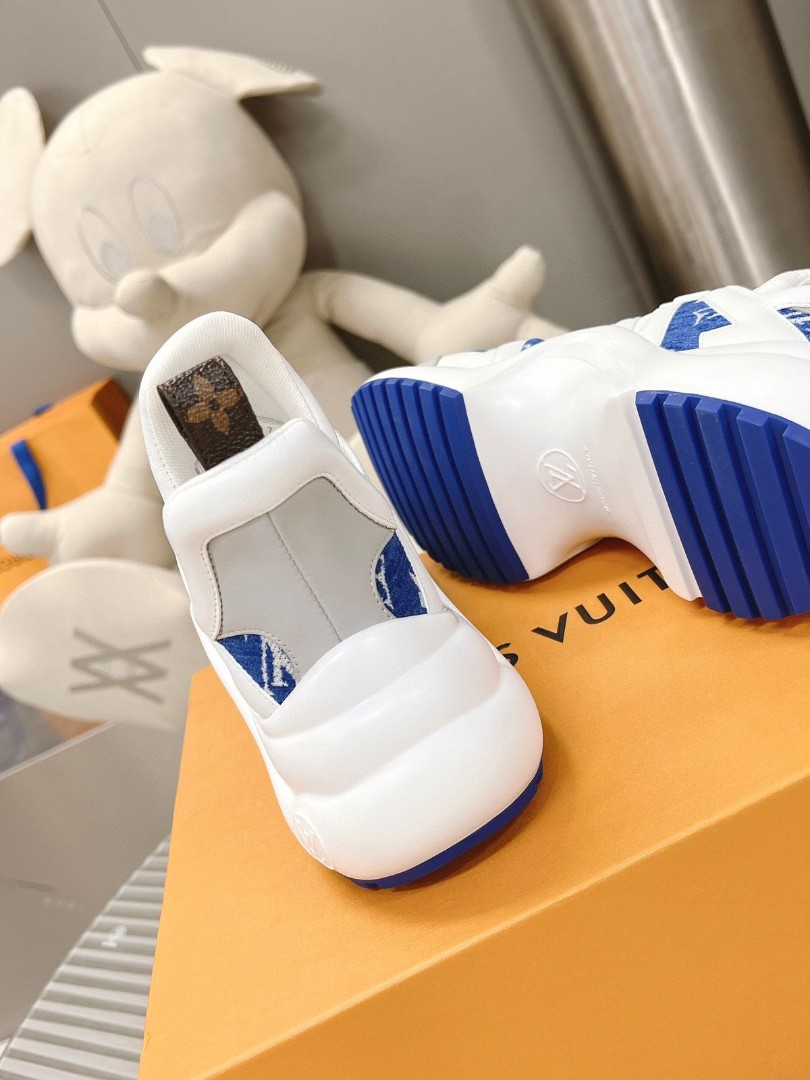 Женские комбинированные кроссовки Louis Vuitton 2023-2024 синие с белым