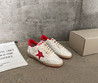 Женские кожаные кроссовки Golden Goose 2023-2024 белые с красной звездой