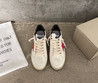 Женские кожаные кроссовки Golden Goose 2023-2024 белые с черным и красной звездой