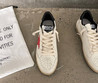 Женские кожаные кроссовки Golden Goose 2023-2024 белые с черным и красной звездой