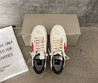 Женские кожаные кроссовки Golden Goose 2023-2024 белые с черным и красной звездой